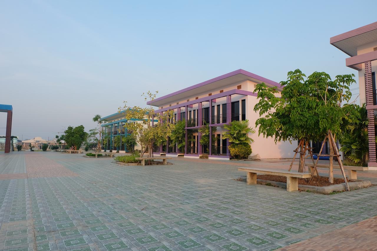Menam Resort Nakhon Pathom Exterior foto